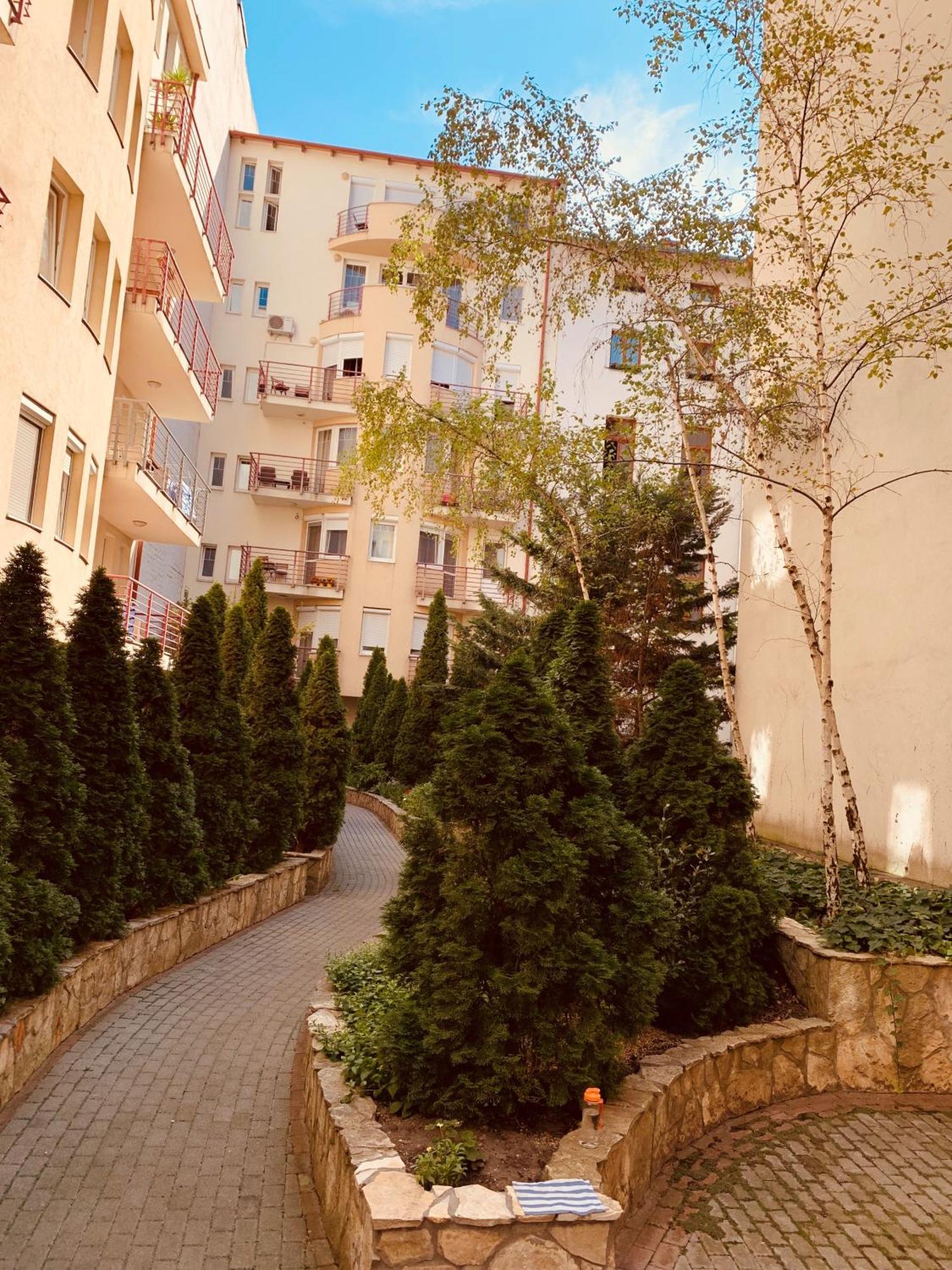 Peony Kaldy Apartman Free Garage Under The House Budapest Bagian luar foto